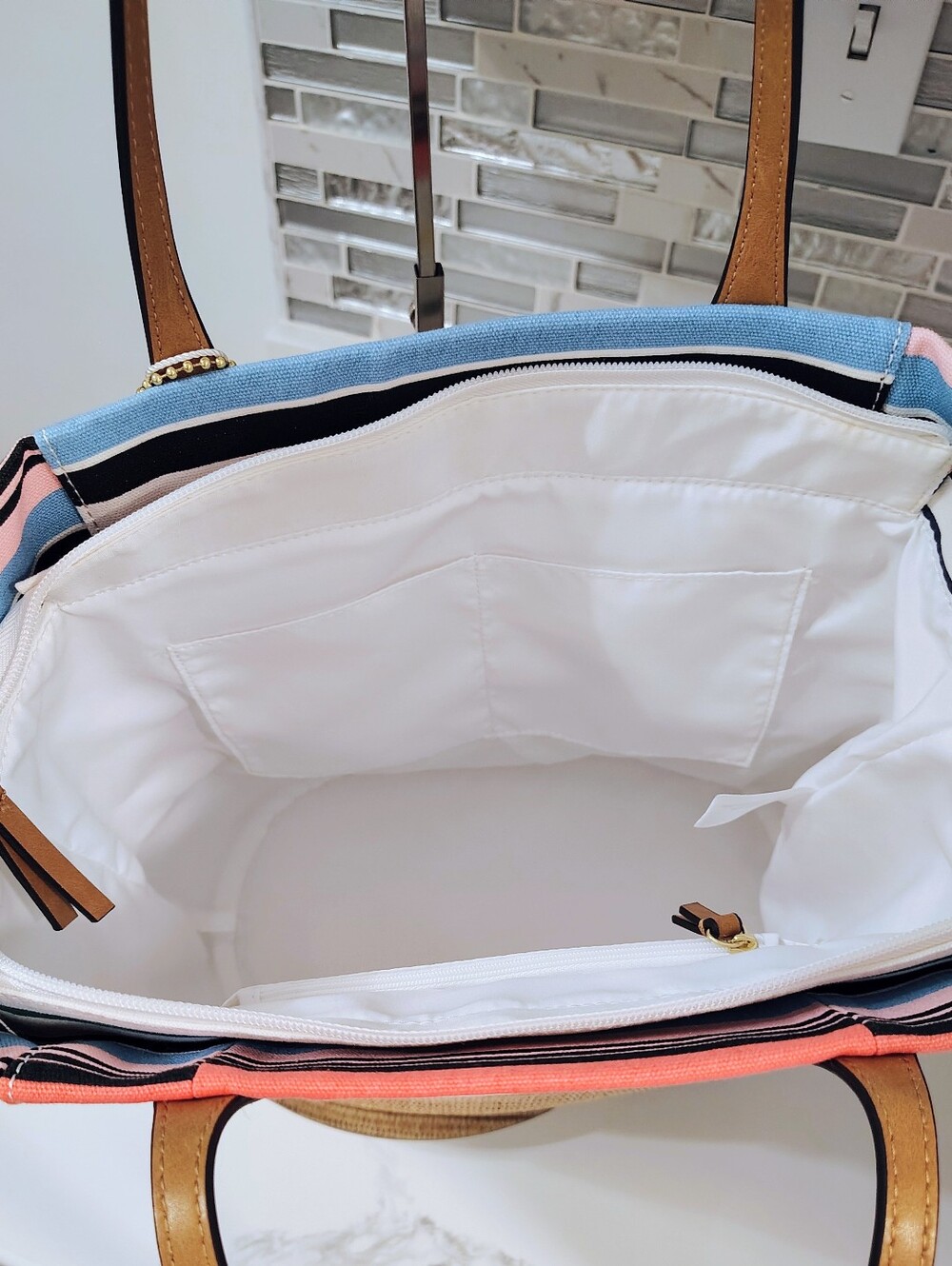 NWT Liz Claiborne Tote Bag - Raffia & Striped Multicolor Canvas - Picture 12 of 14